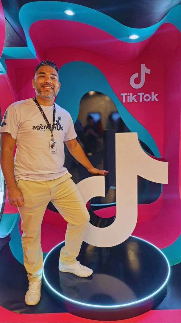A mente visionária por trás da Agência 10K, referência em lives no TikTok
